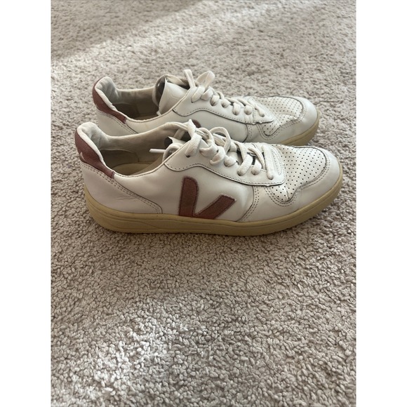 Veja Shoes - Madewell x Veja Leather V-10 Lace-Up Sneakers in White with Pink Size 7 EU 38